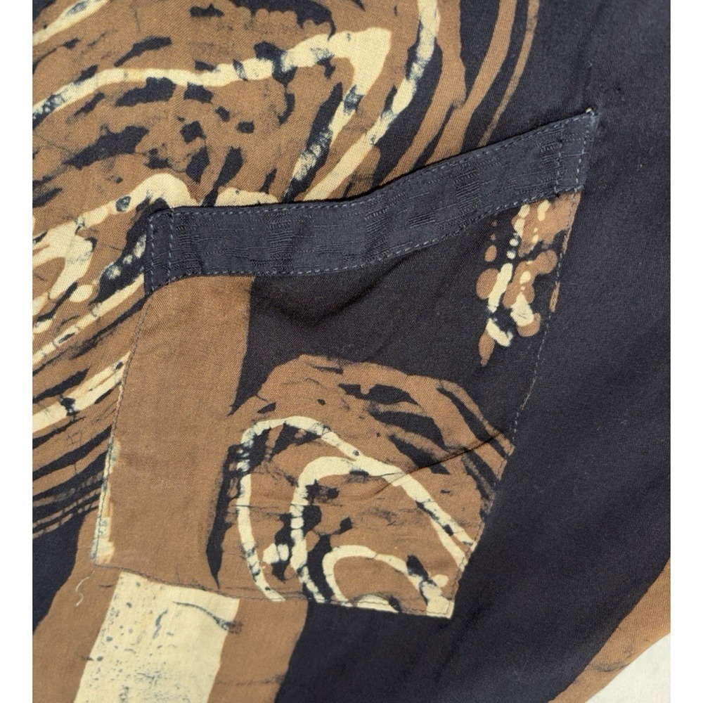 Lyng Button Up Tunic‎ Blouse Size Med Brown Black Abstract Rayon Long Sleeve NWT - Picture 10 of 10